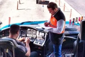 تشدید کنترل ناوگان حمل‌ونقل عبوری از آزادراه ساوه - تهران - خبرگزاری مهر | اخبار ایران و جهان
